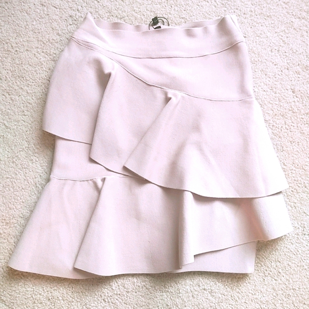 BCBG ruffle skirt